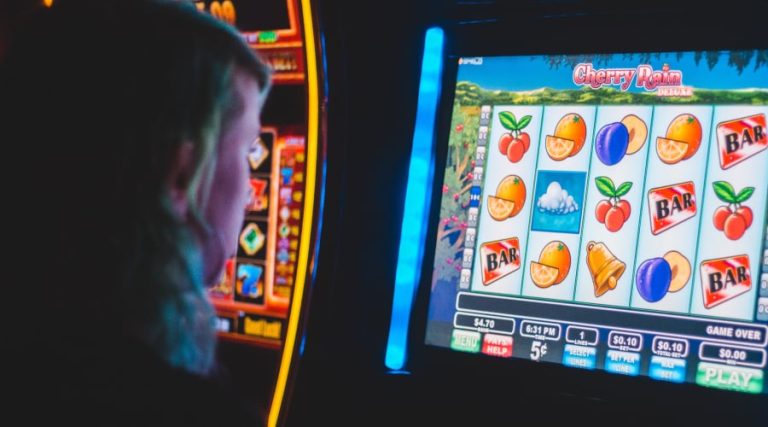 Common Mistakes to Avoid When Playing Slot Online
